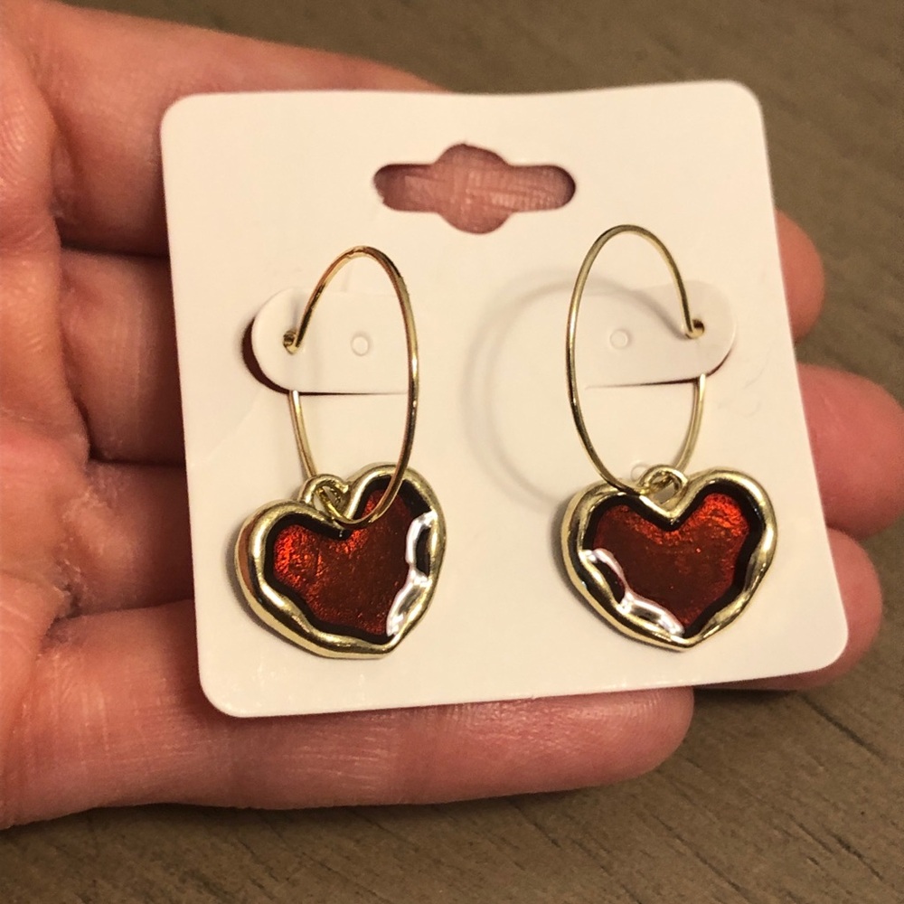 Gold Tone Heart Hoop Fashion Jewelry Earrings - Picture 1 of 8